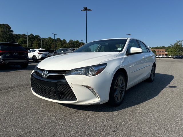 2016 Toyota Camry SE photo 4