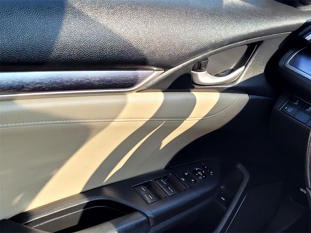 2016 Honda Civic EX-L photo 28