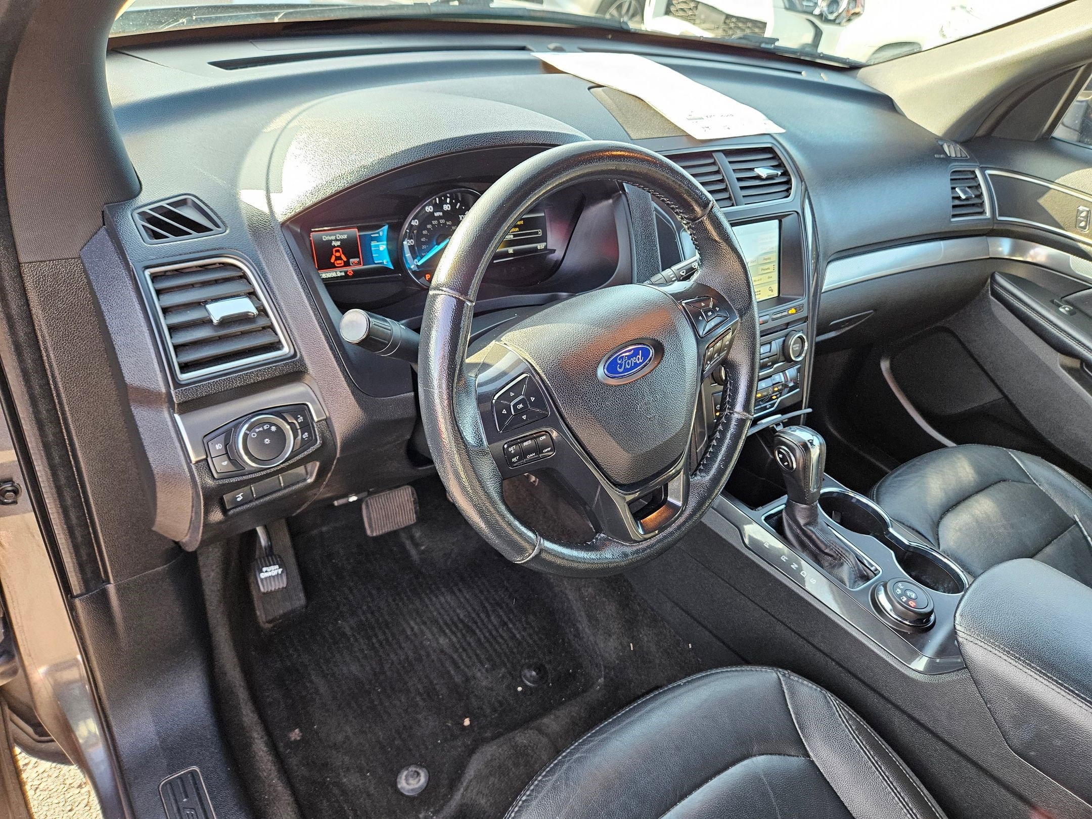 2018 Ford Explorer XLT photo 10