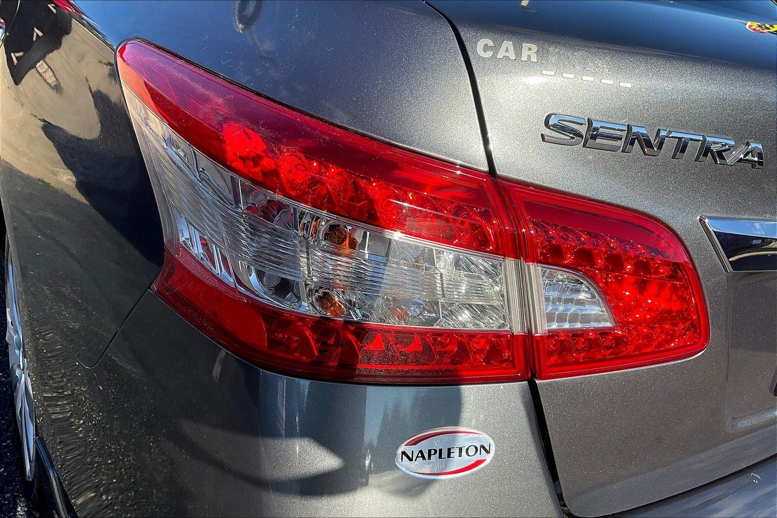 2015 Nissan Sentra SV photo 28