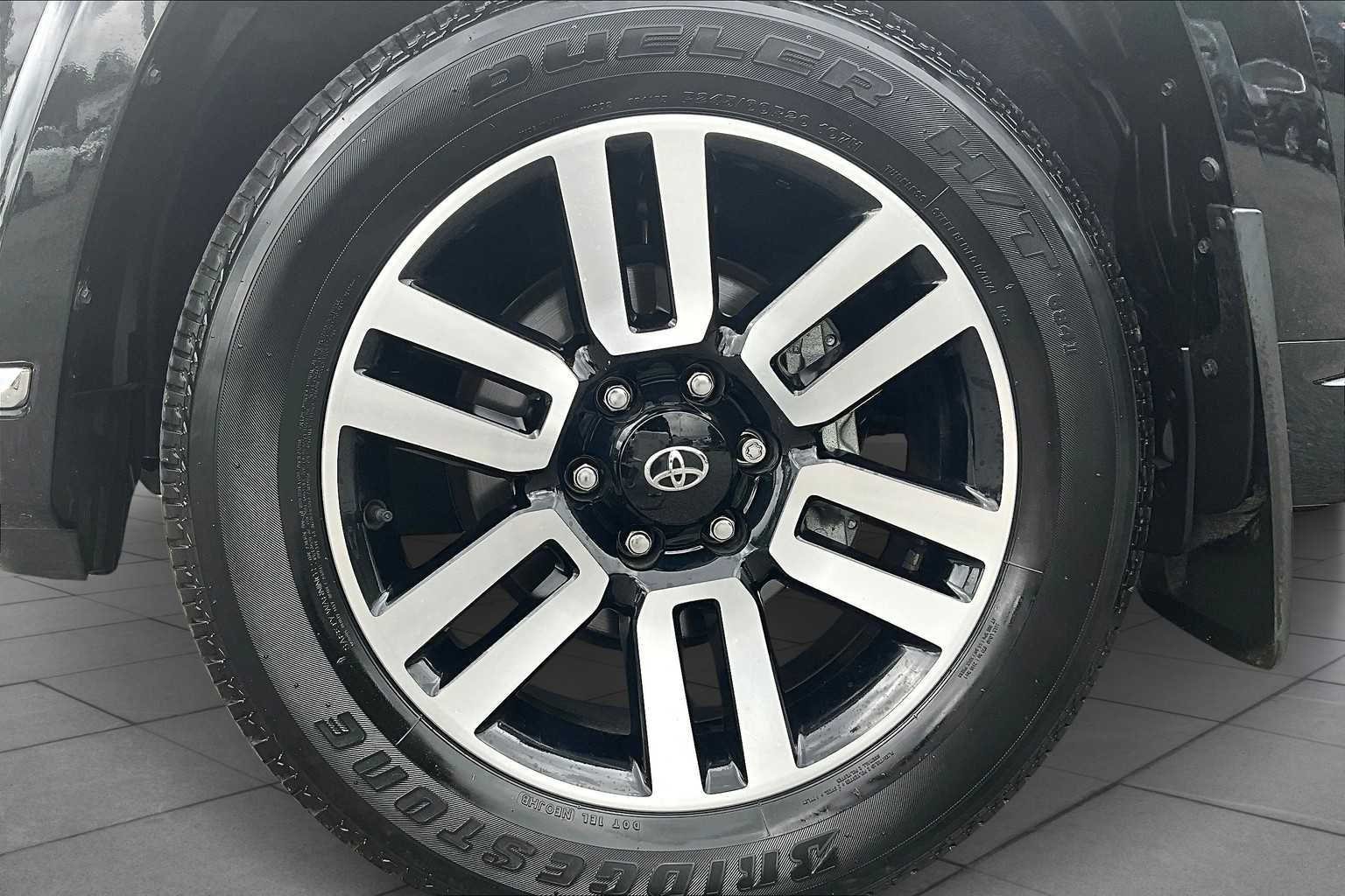 2023 Toyota 4Runner Limited 4WD photo 9