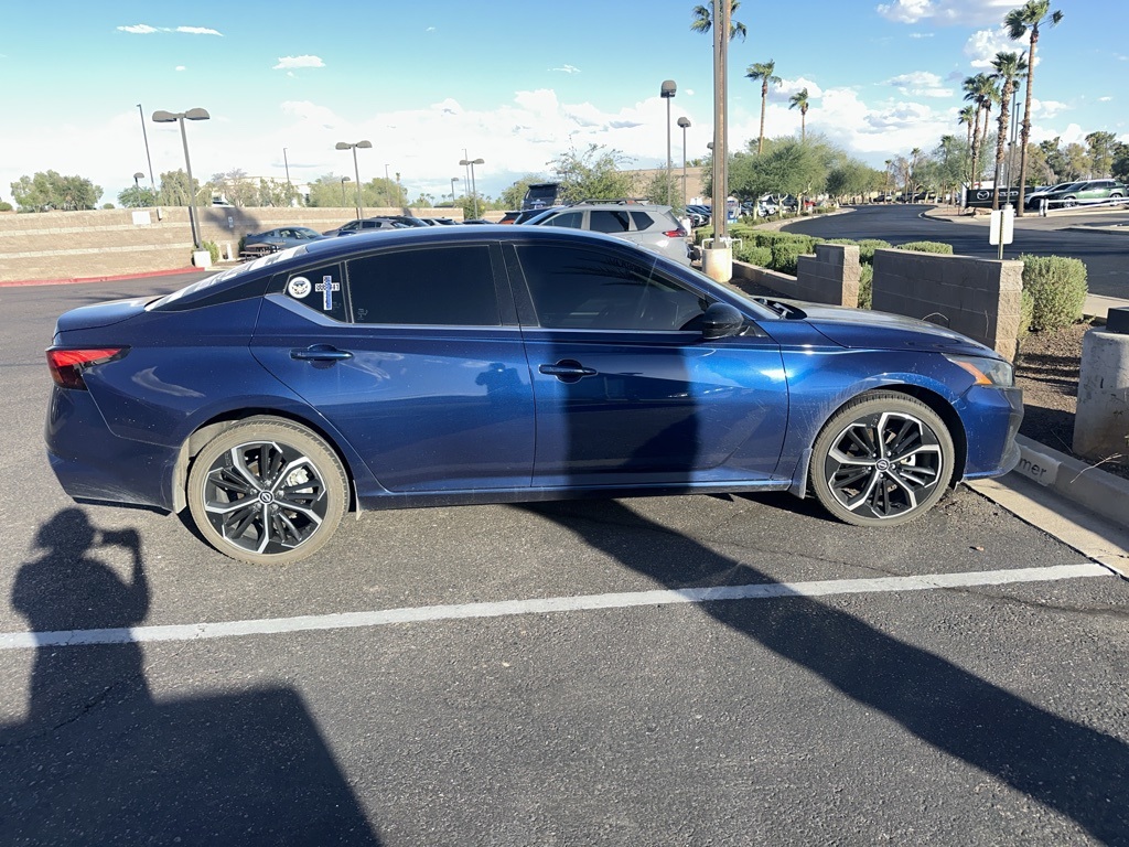 2023 Nissan Altima 2.5 SR photo 5