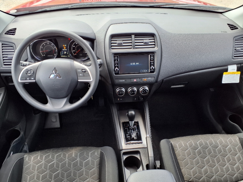 2025 Mitsubishi Outlander Sport ES photo 4