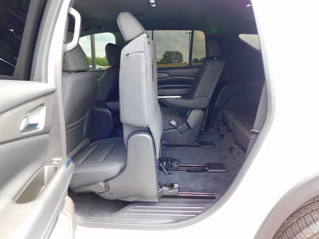 2025 Chevrolet Traverse photo 28