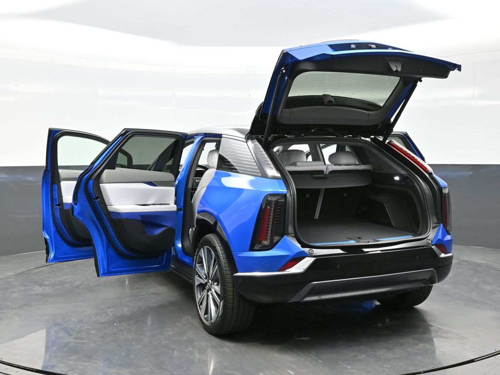 2025 Cadillac Optiq Luxury photo 27