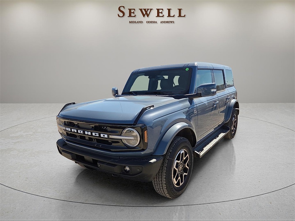 2025 Ford Bronco 4-Door Outer Banks's photo