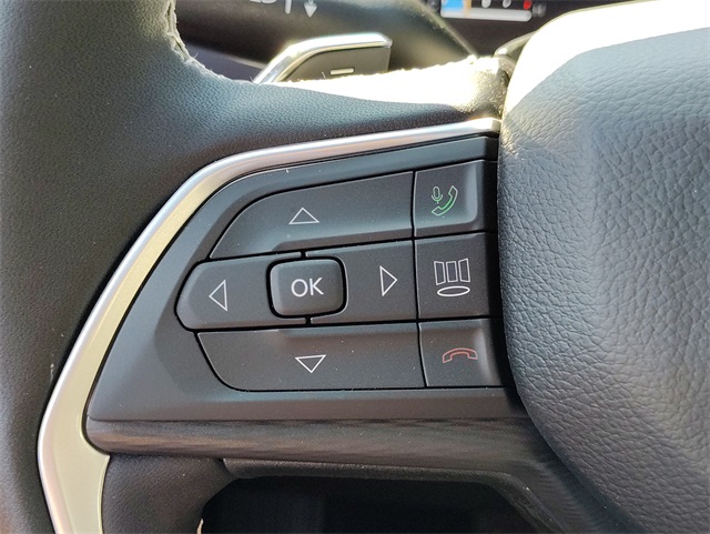 2025 Jeep Grand Cherokee Laredo Altitude photo 17