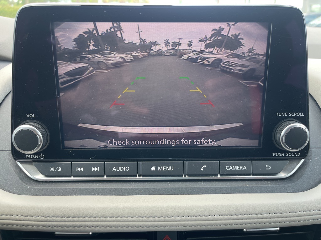 2022 Nissan Rogue SV photo 11