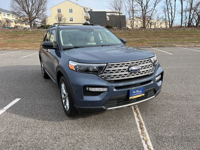 2021 Ford Explorer Limited's photo