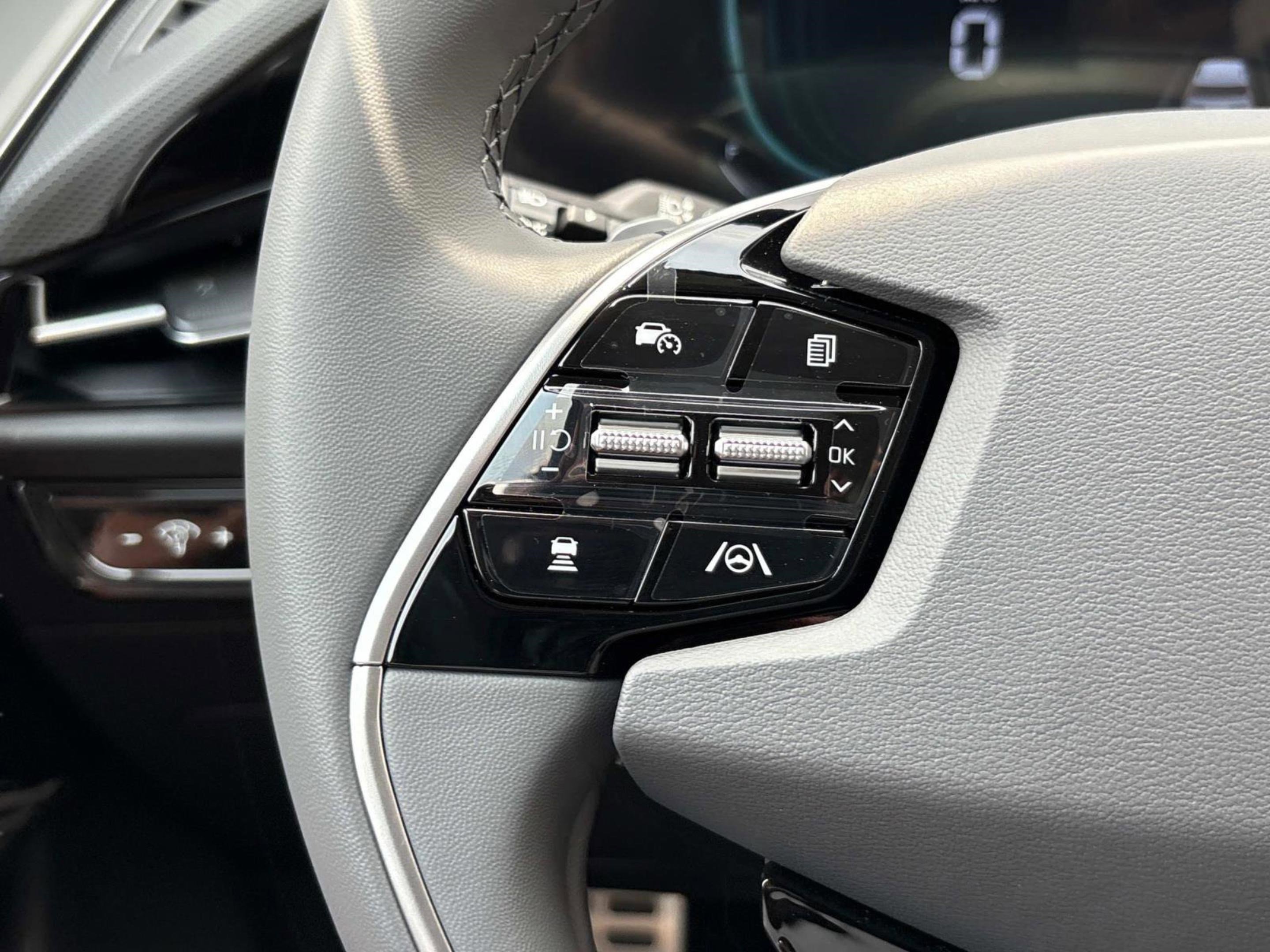 2025 Kia Niro EX Touring photo 23