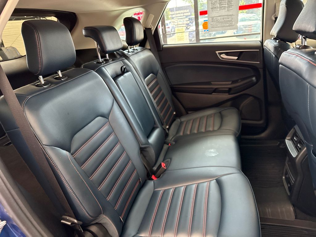 2024 Ford Edge SEL photo 16