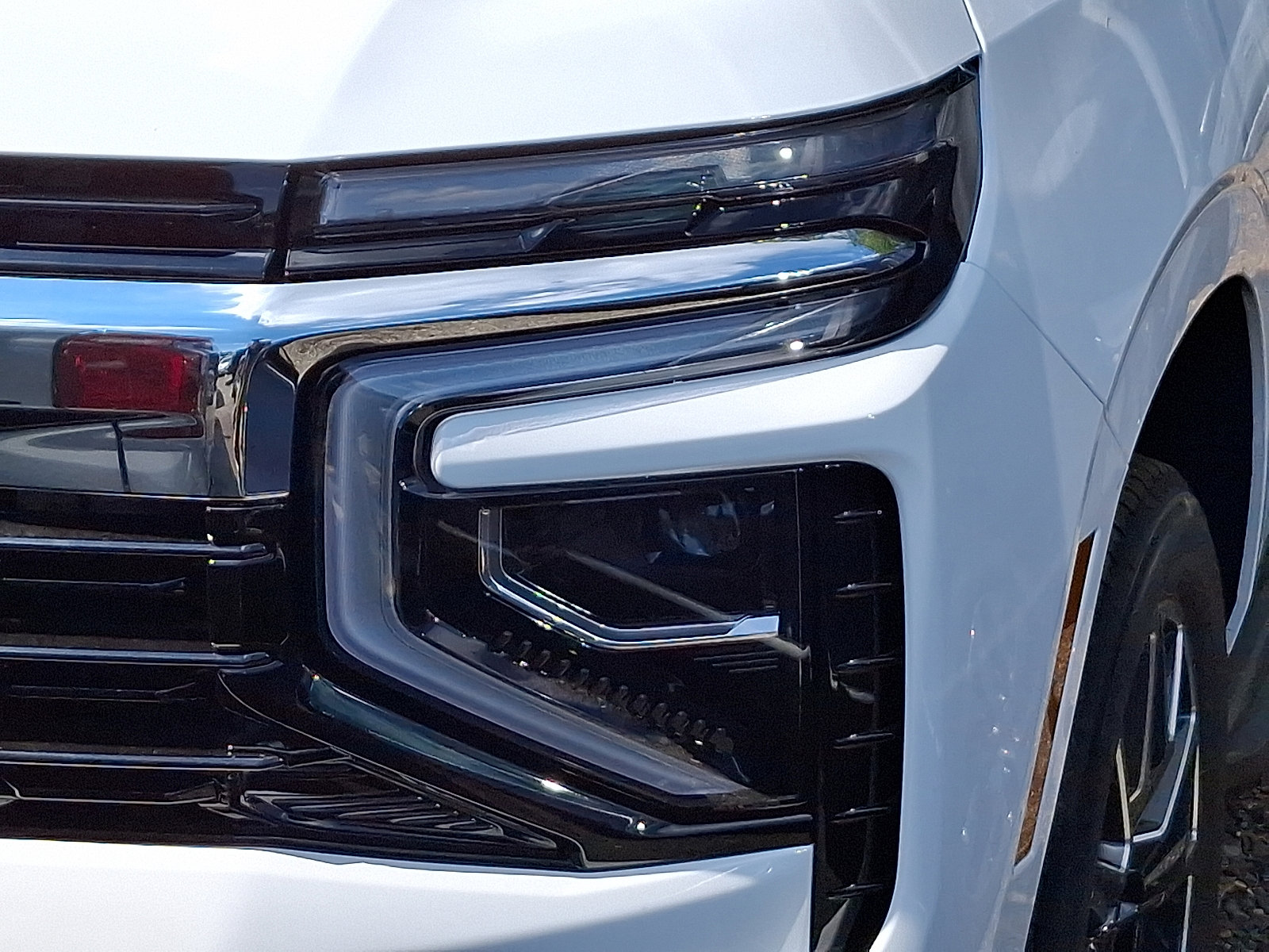 2025 Chevrolet Suburban LS photo 2