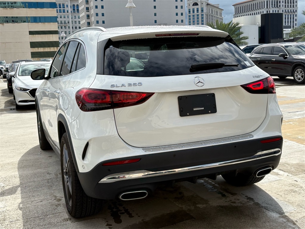 2022 Mercedes Benz GLA 250 photo 3