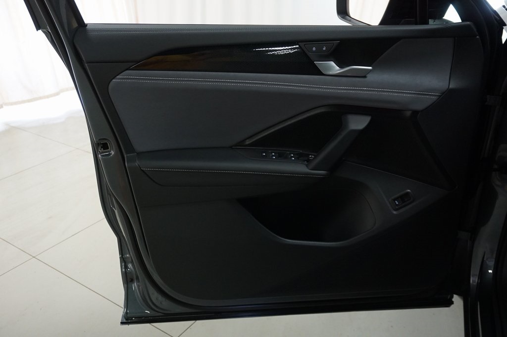 2025 Volkswagen Tiguan SE R-Line Black photo 23