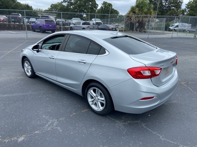2017 Chevrolet Cruze LT photo 2