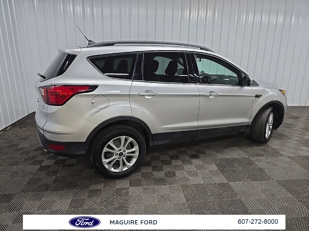 2019 Ford Escape SEL photo 2