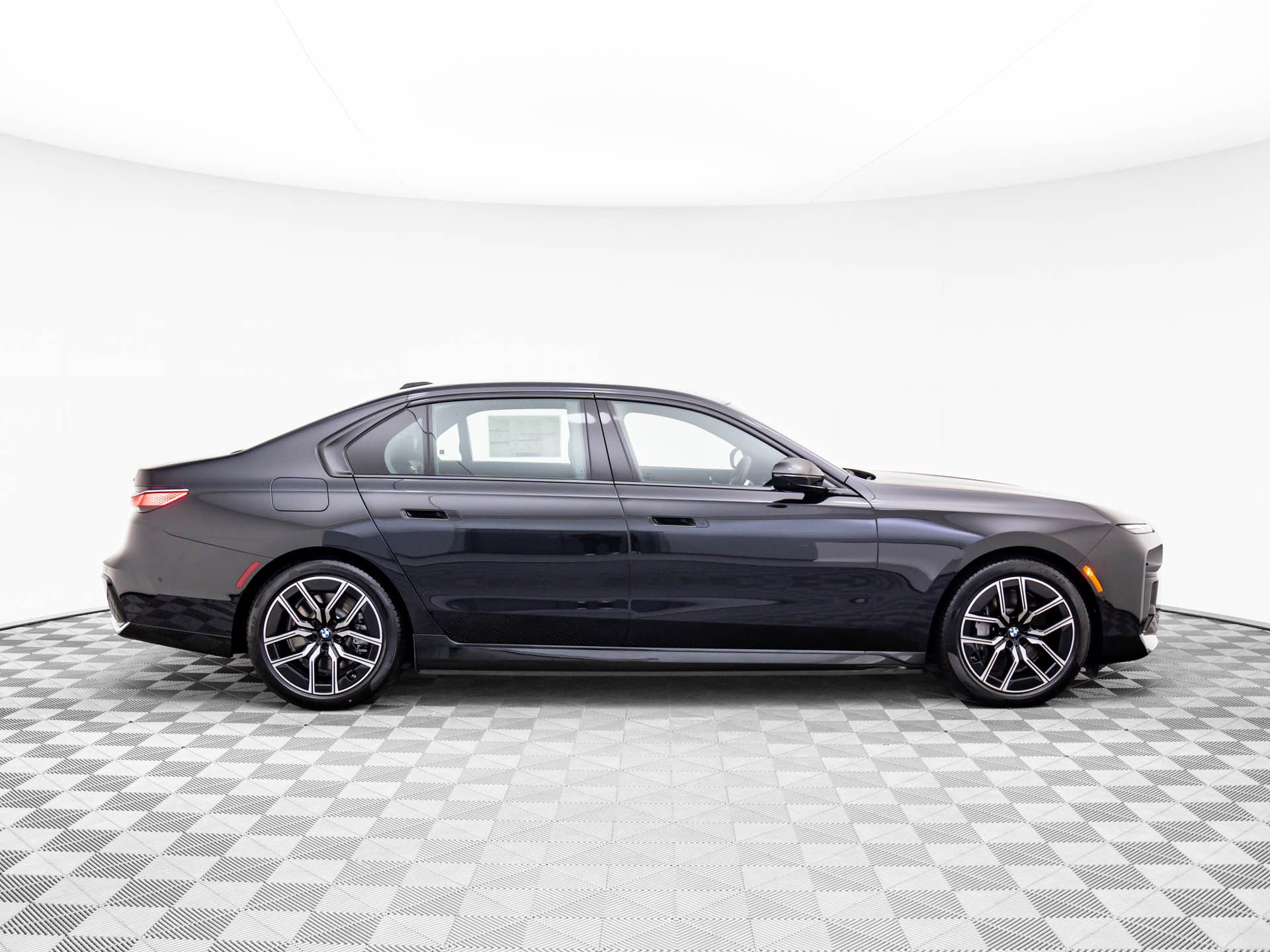 New 2025 Black Sapphire Metallic BMW 750e xDrive image 7