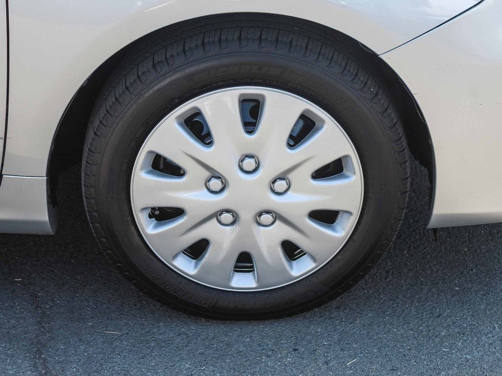 2012 Toyota Corolla LE photo 9