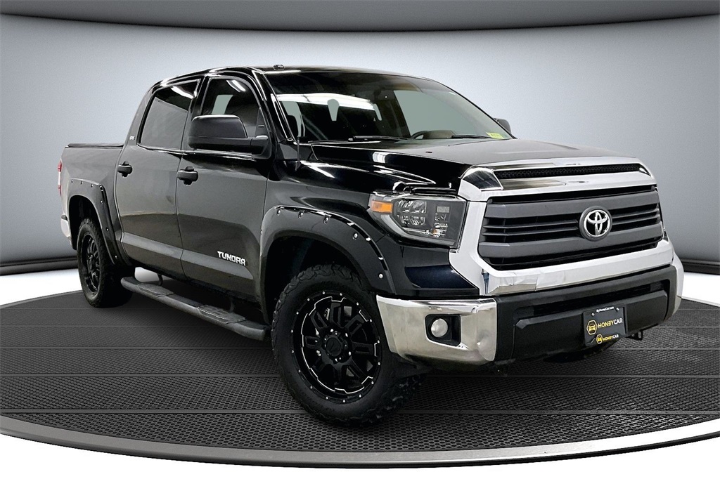 2014 Toyota Tundra SR5's photo