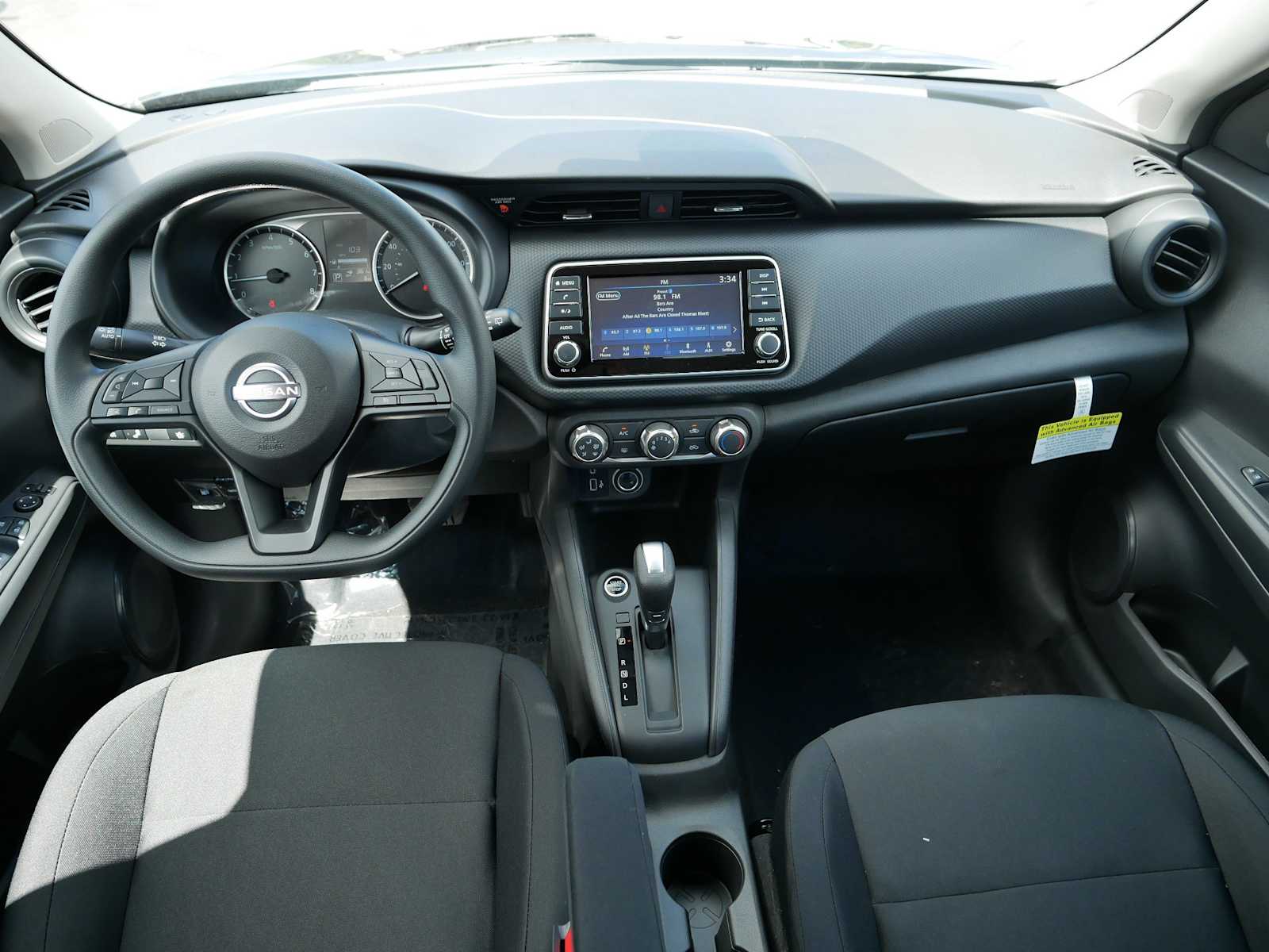 2025 Nissan Kicks Play S photo 11