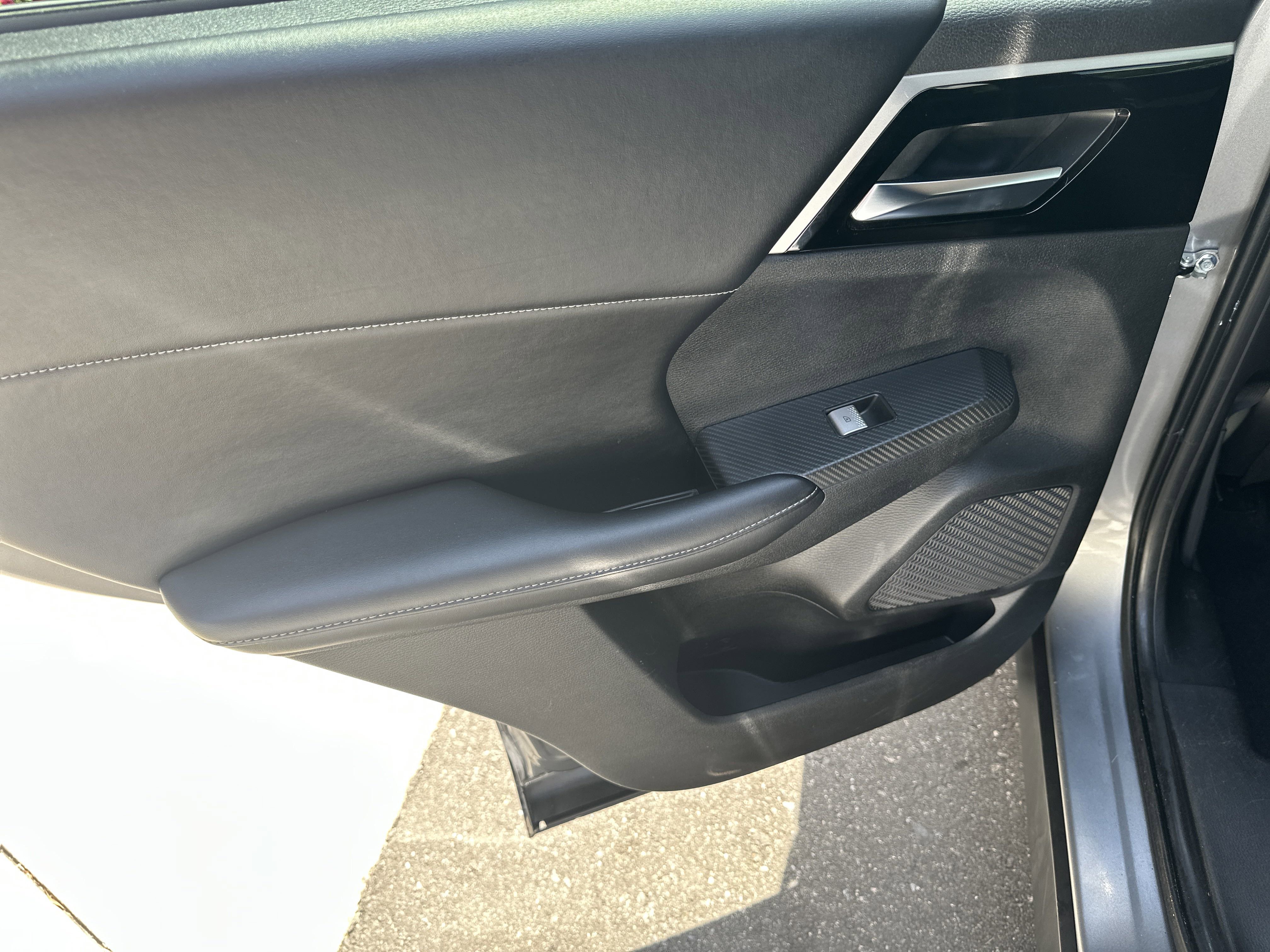 2022 Mitsubishi Outlander Black Edition photo 11