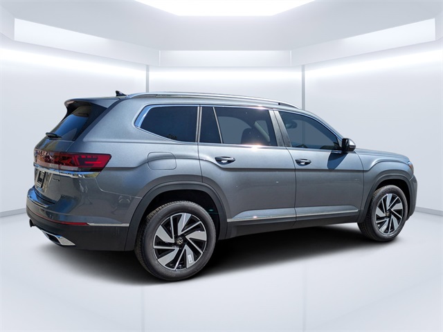 2025 Volkswagen Atlas SEL photo 3