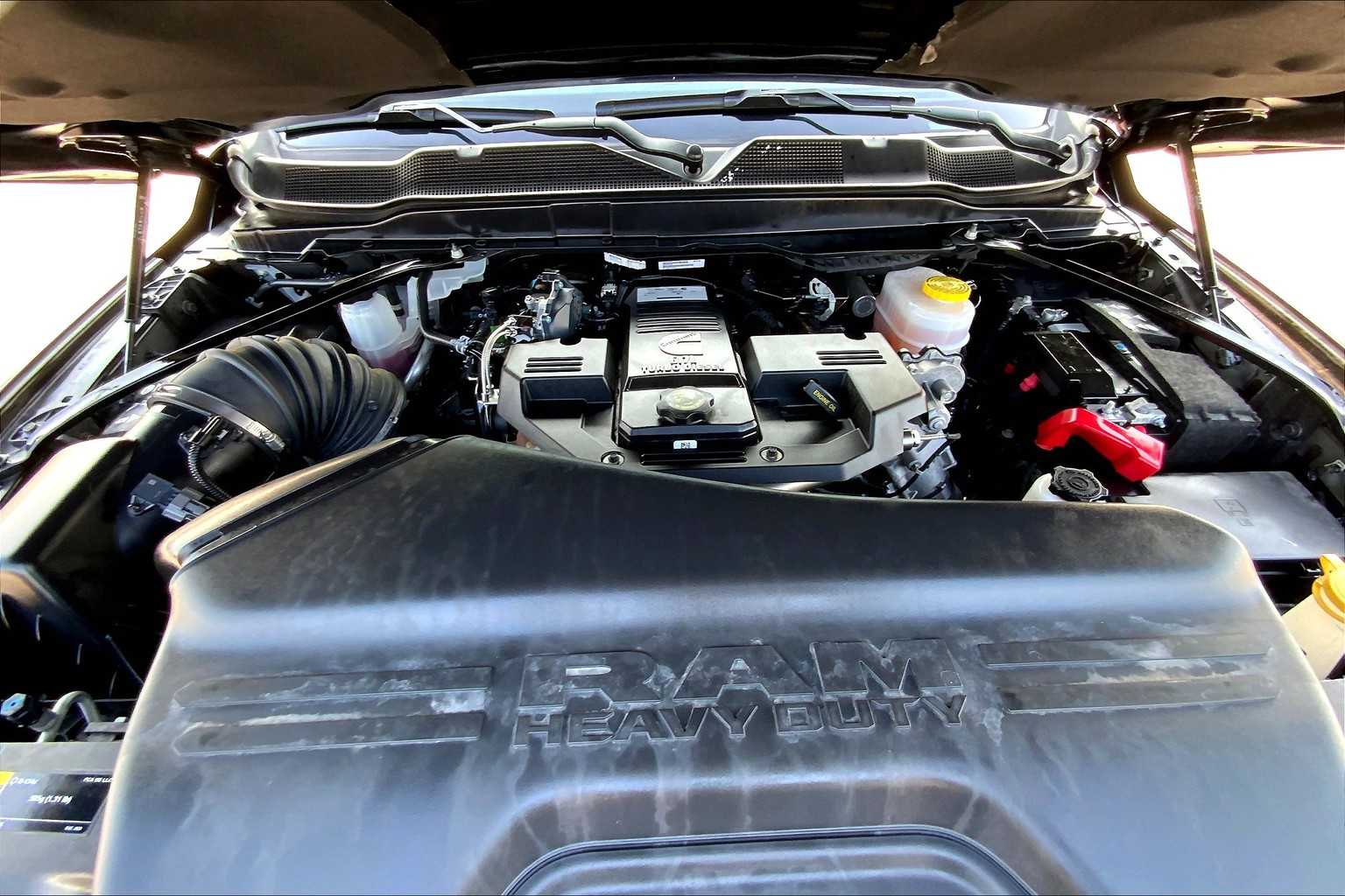 2024 Ram 3500 Laramie photo 29