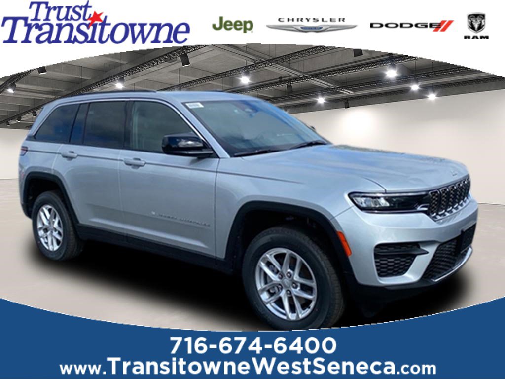 2025 Jeep Grand Cherokee Laredo's photo