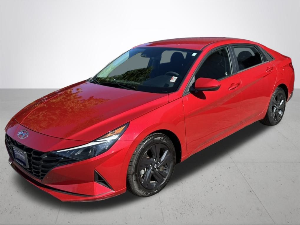 2023 Hyundai Elantra SEL photo 2