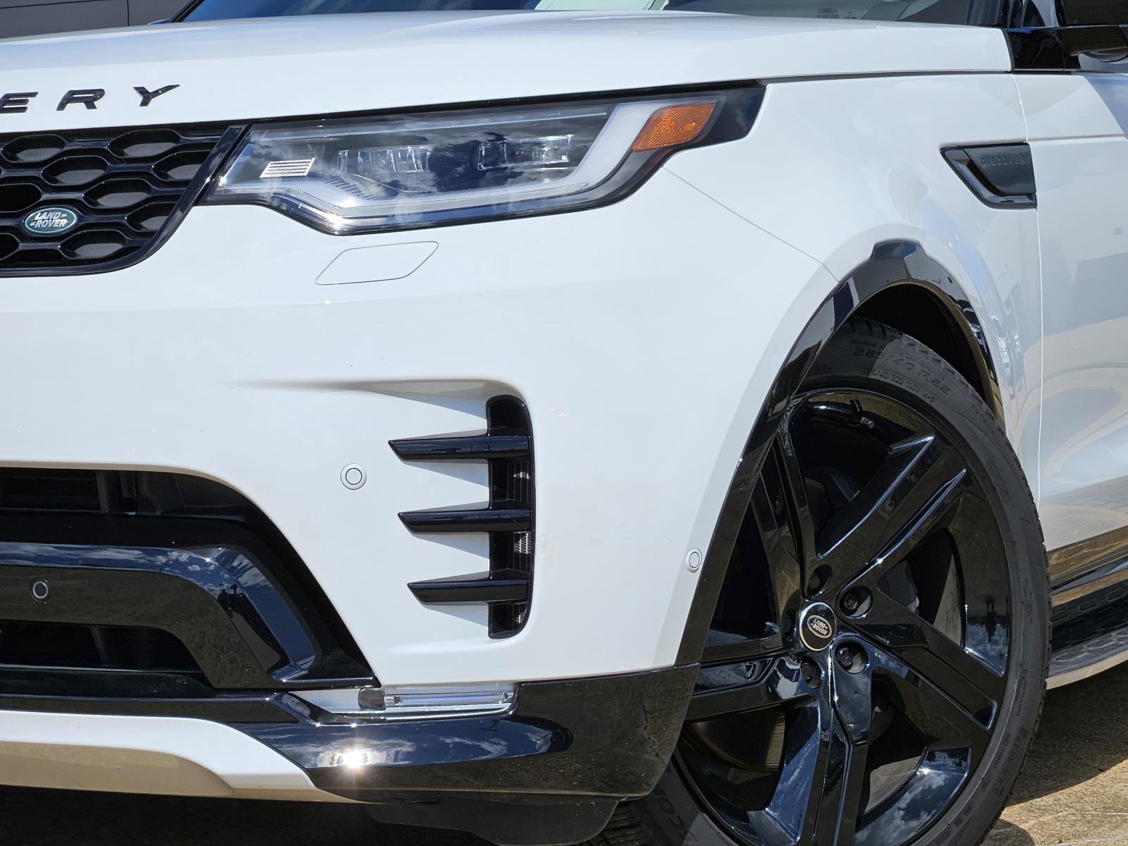 2025 Land Rover Discovery P360 Dynamic SE photo 7
