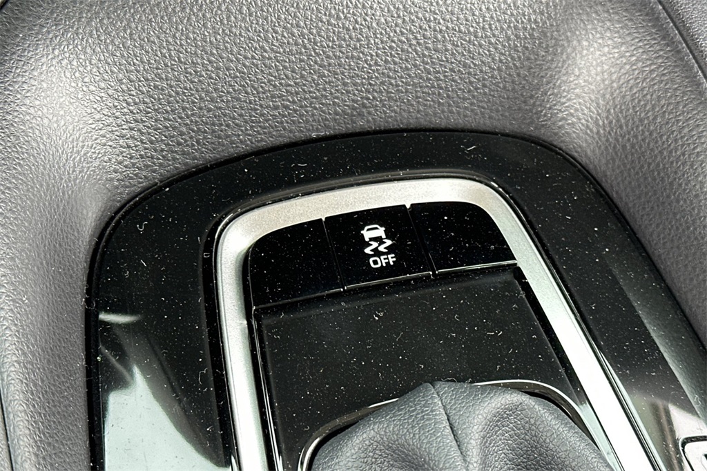 2025 Toyota Corolla LE photo 25