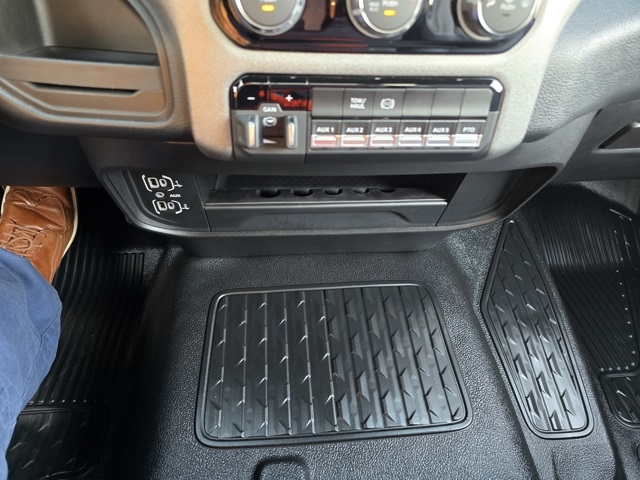2025 Ram 5500 Tradesman photo 13