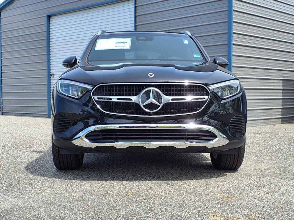 2025 Mercedes Benz GLC 300 4MATIC photo 2