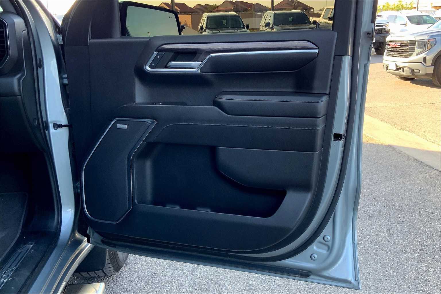 2023 Chevrolet Silverado 1500 LTZ photo 21