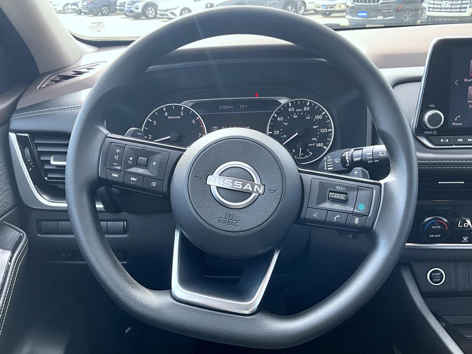 2022 Nissan Rogue SV photo 12