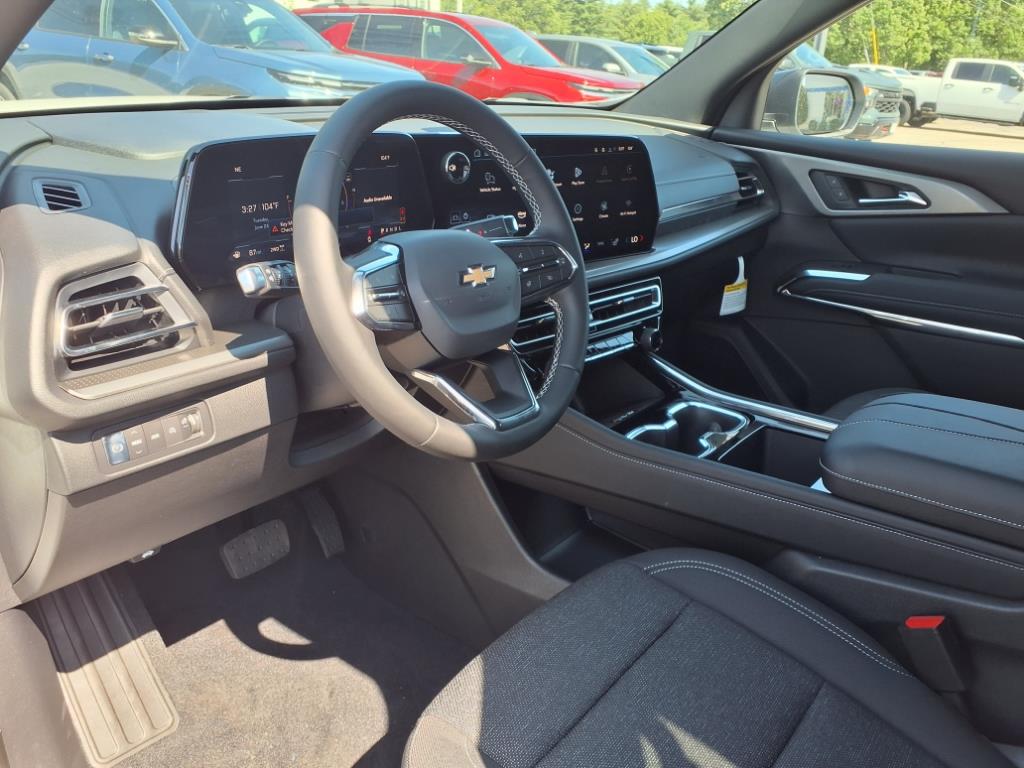 2025 Chevrolet Traverse photo 10