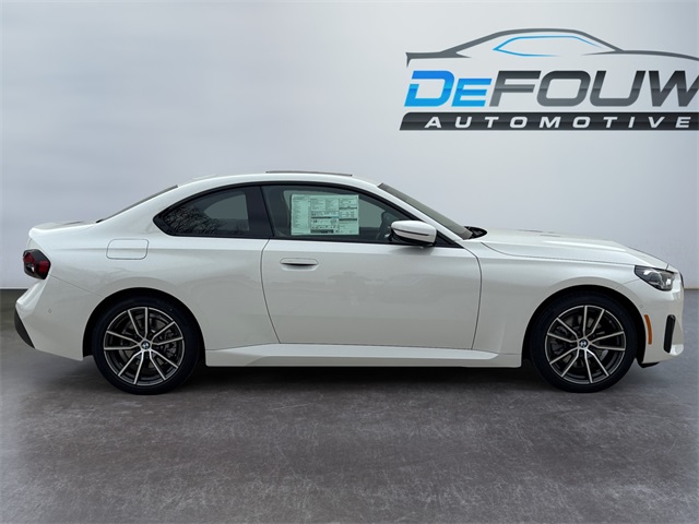 2025 Bmw 230i 230i xDrive photo 2