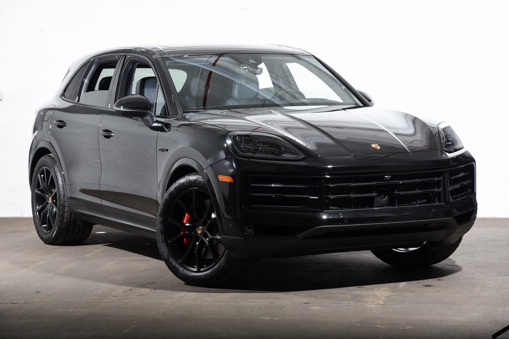 2026 Porsche Cayenne S E-Hybrid photo 8