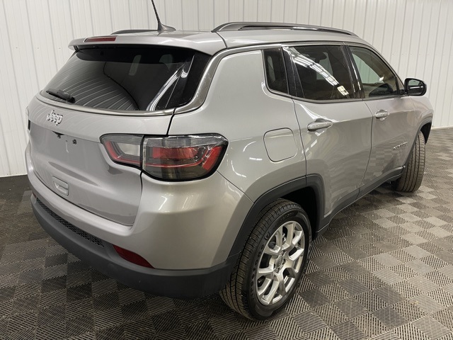 2022 Jeep Compass Latitude Lux photo 4