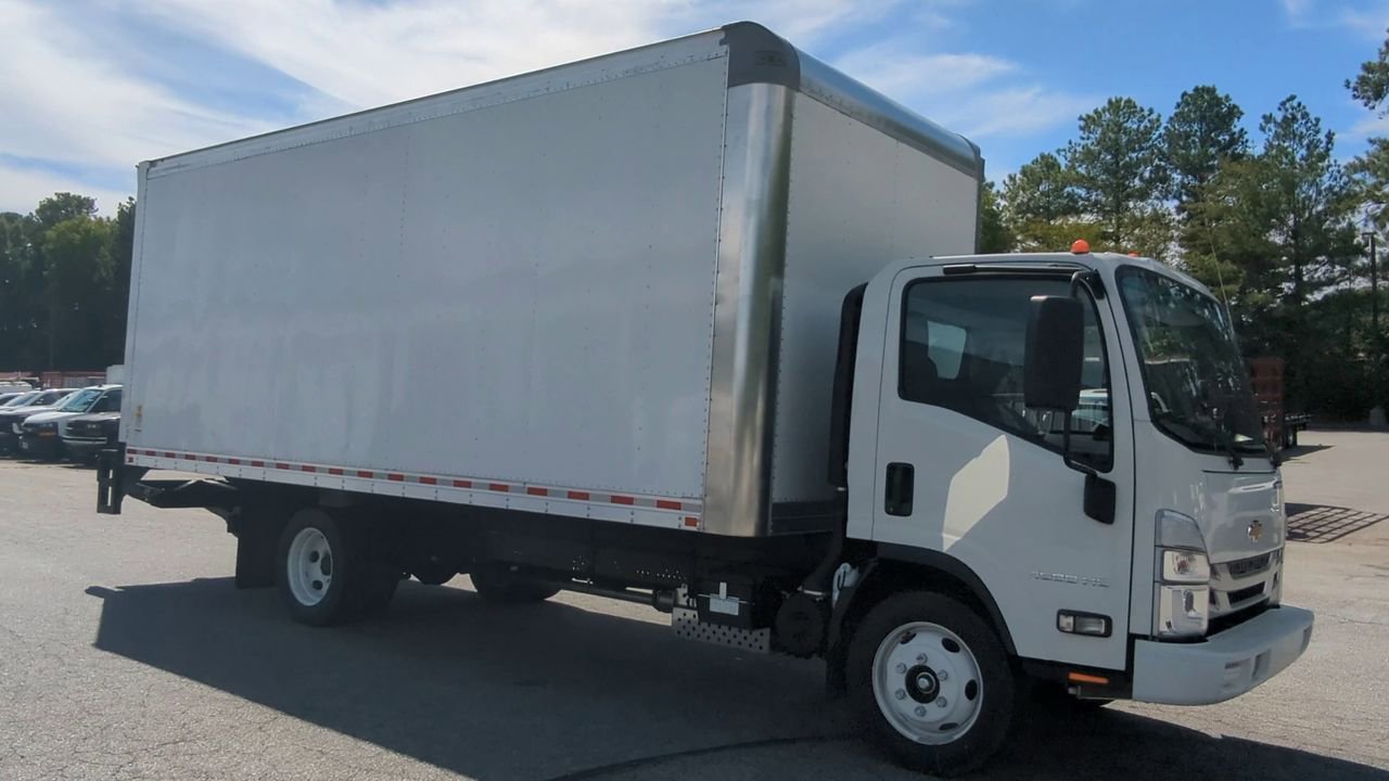 2024 Chevrolet Silverado 4500HD photo 2
