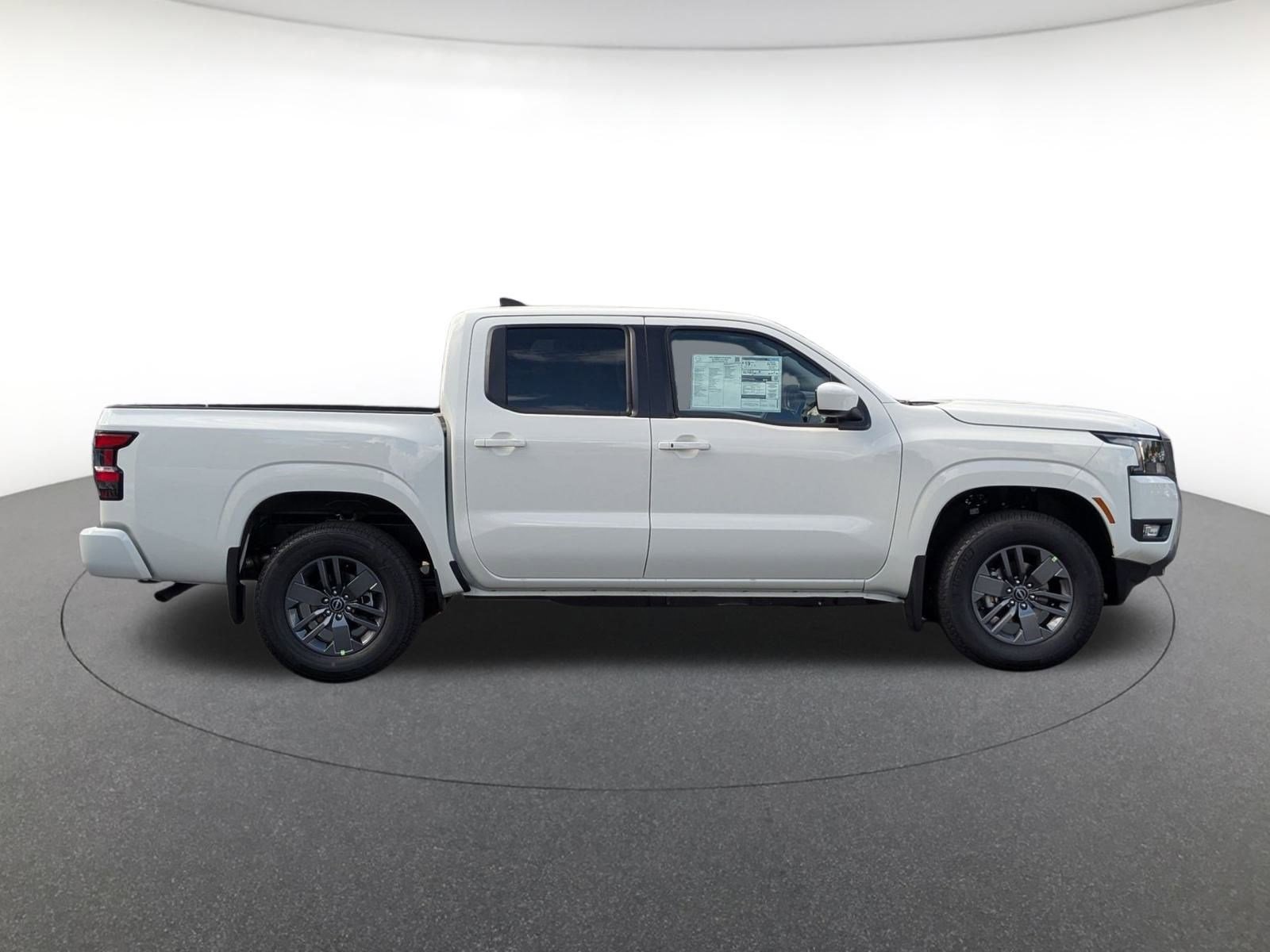 2025 Nissan Frontier Crew Cab SV photo 4