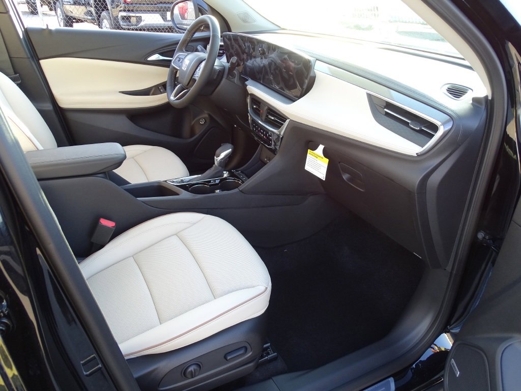 2024 Buick Encore GX Avenir photo 4