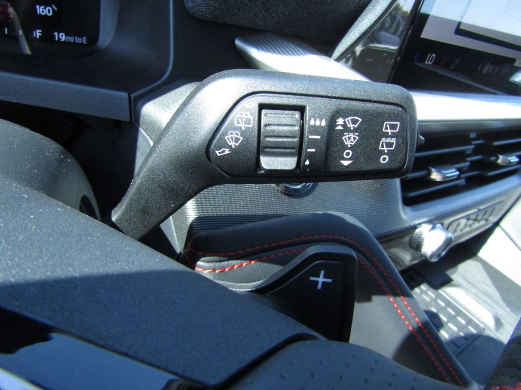 2025 Ford Explorer ST photo 17