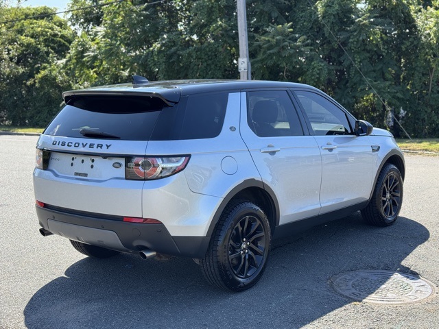 2017 Land Rover Discovery Sport SE photo 5
