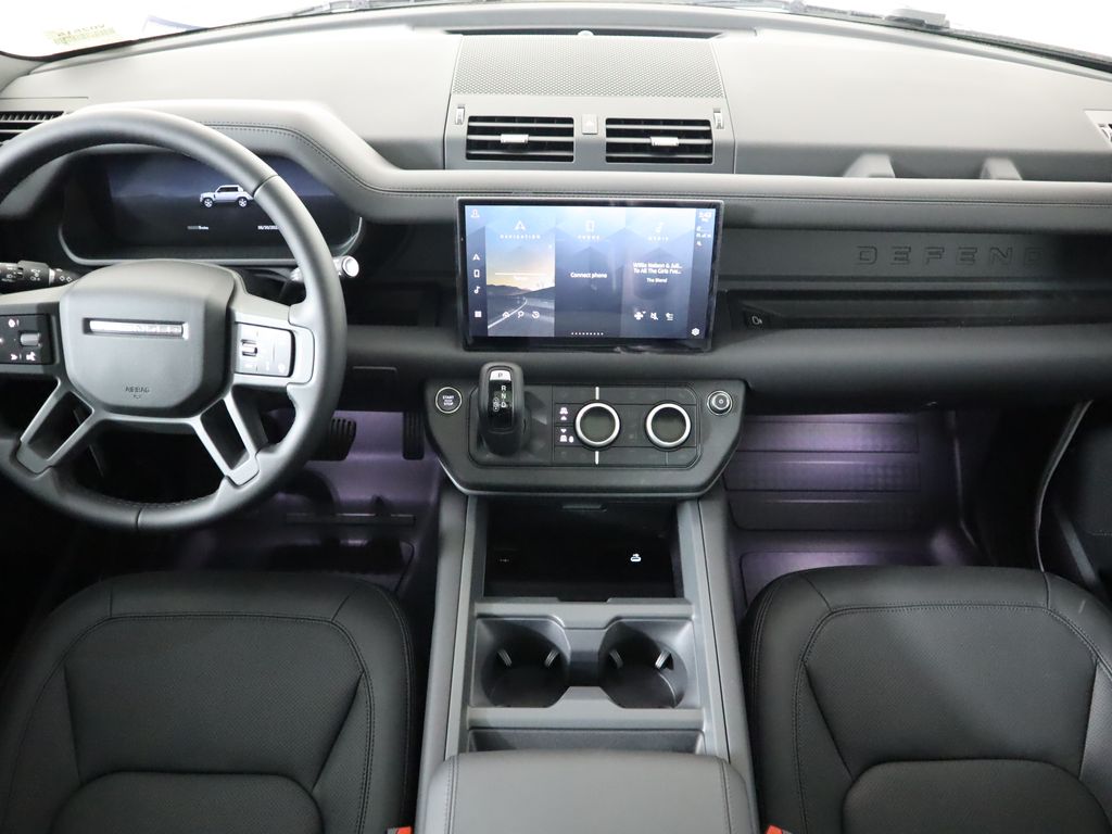 2025 Land Rover Defender 130 S photo 13