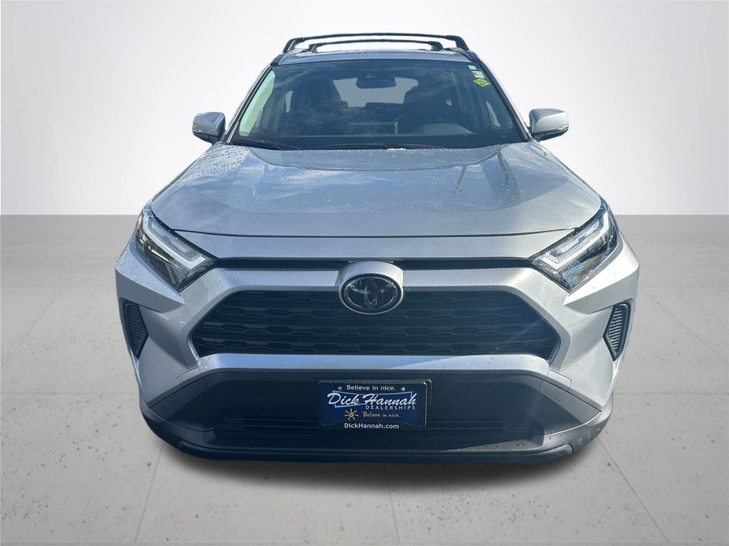 2025 Toyota RAV4 Hybrid XLE photo 3