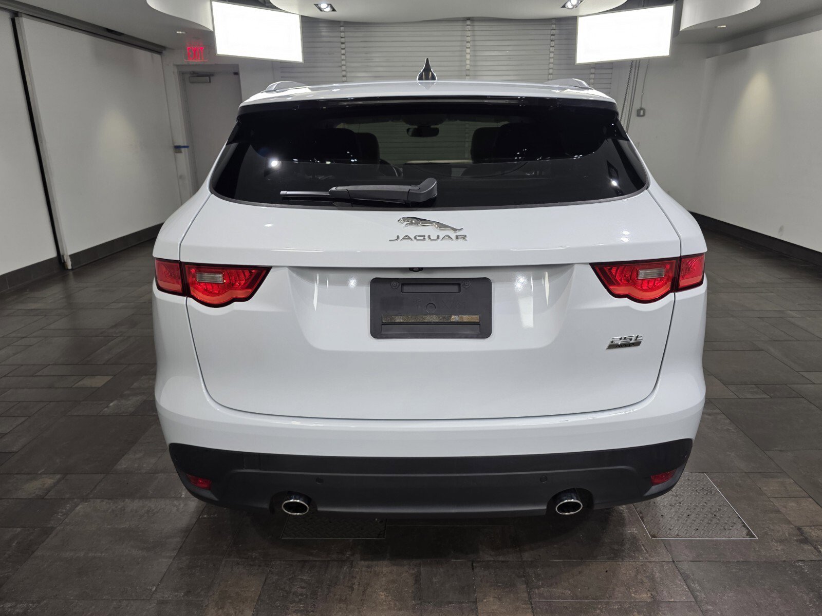 2020 Jaguar F-PACE Prestige photo 4