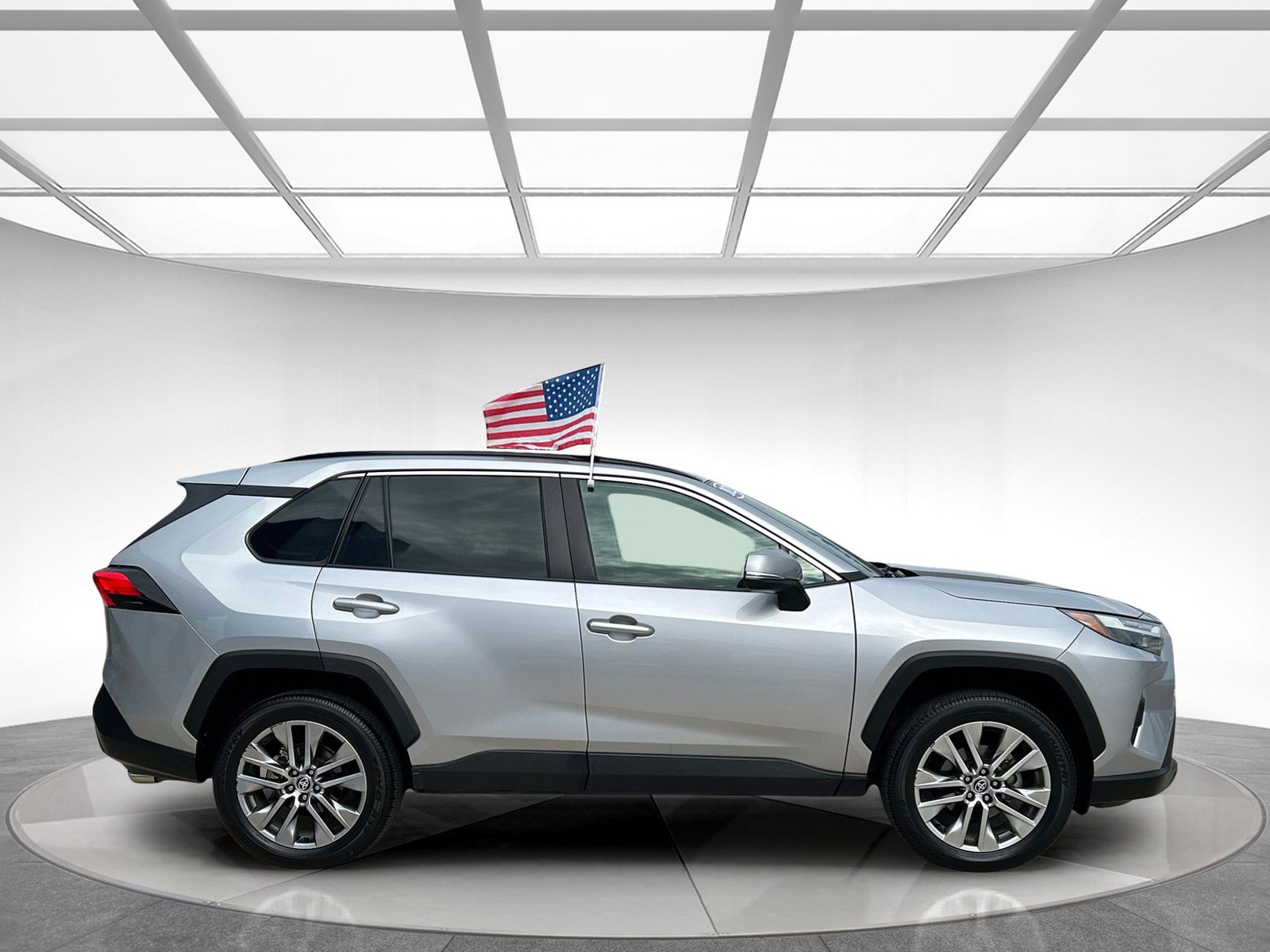 2022 Toyota RAV4 XLE Premium photo 6