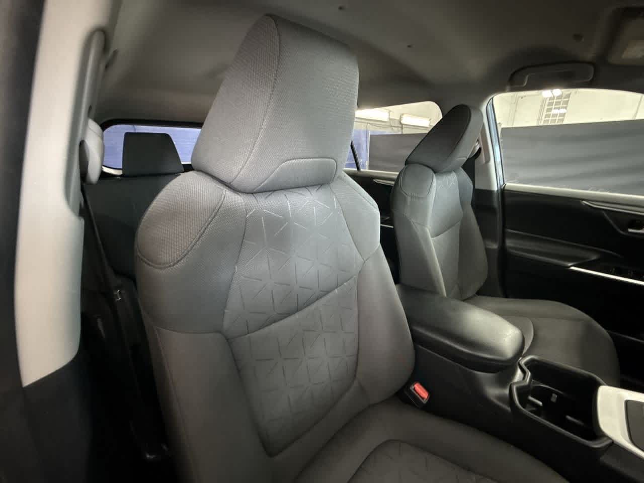 2023 Toyota RAV4 XLE photo 26