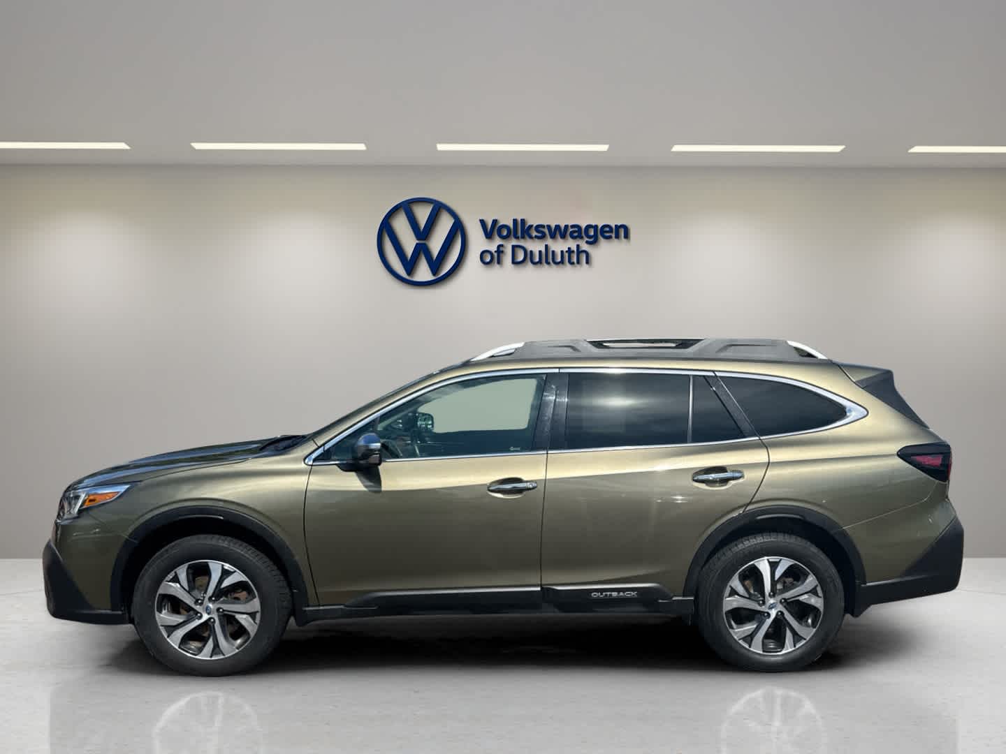 Used 2020 Subaru Outback Touring with VIN 4S4BTGPDXL3143294 for sale in Hermantown, Minnesota